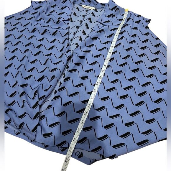 BCBG Bleach Blue Wrap Blouse Size Large - Picture 13 of 16